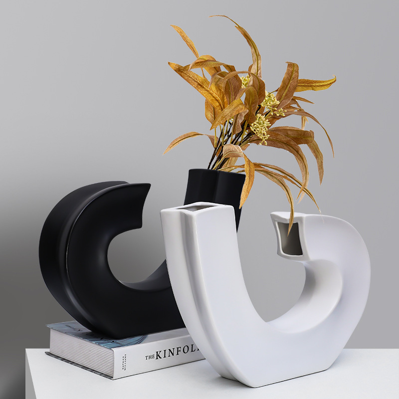 Luxury Nordic Vase - Image 3