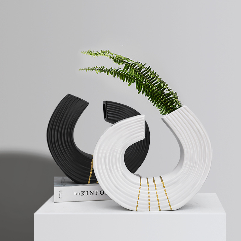 Luxury Nordic Vase - Image 5