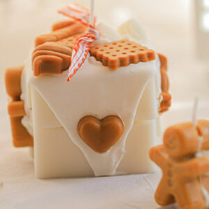 Gingerbread Sculptural Scented Candle